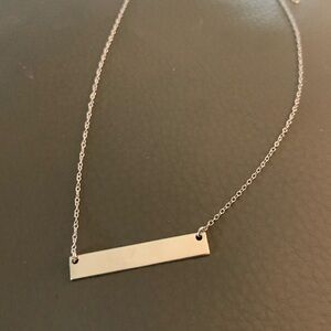 I a selling a necklace